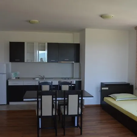 Georgievi Konukevi 3*