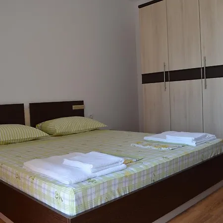 Georgievi Konukevi 3*