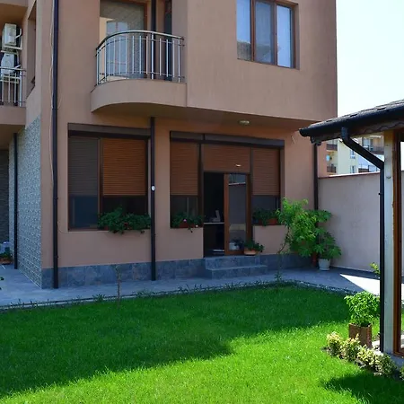 Konukevi Georgievi Primorsko