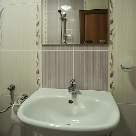 Georgievi Konukevi 3*